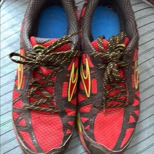 Used condition brooks men’s running shoes